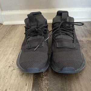 ON Running Shoes, Black, Like New, Size W10